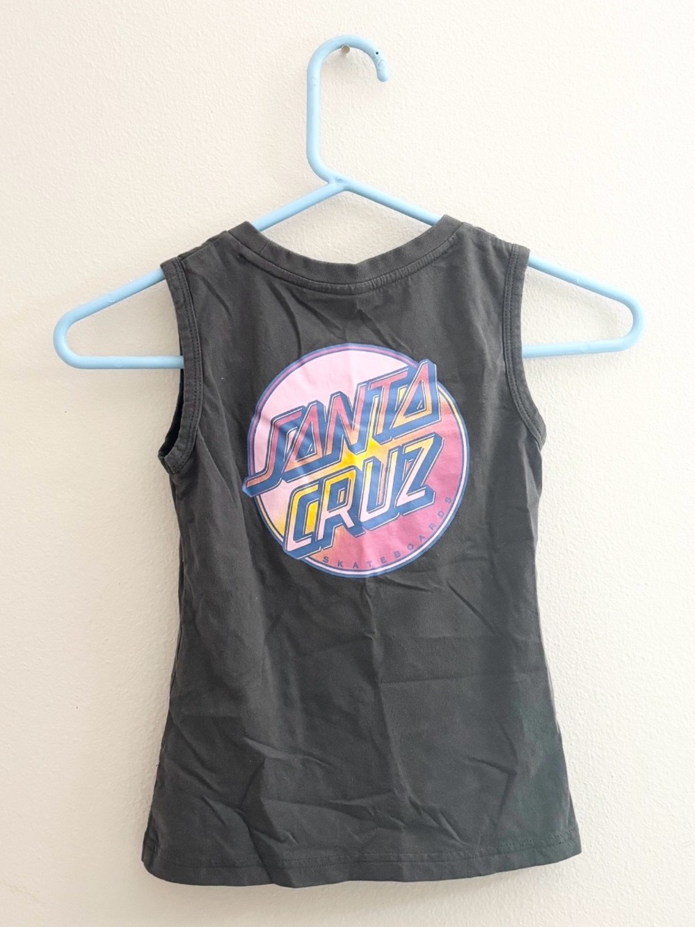 5/$15 🩷 Santa Cruz Skateboards Black/Gray Tank with Pink, Yellow & Blue Logo